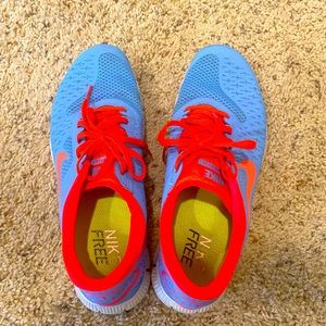 Nike Free 4.0 V2/University blue and bright Crimson running shoes/ Size 10